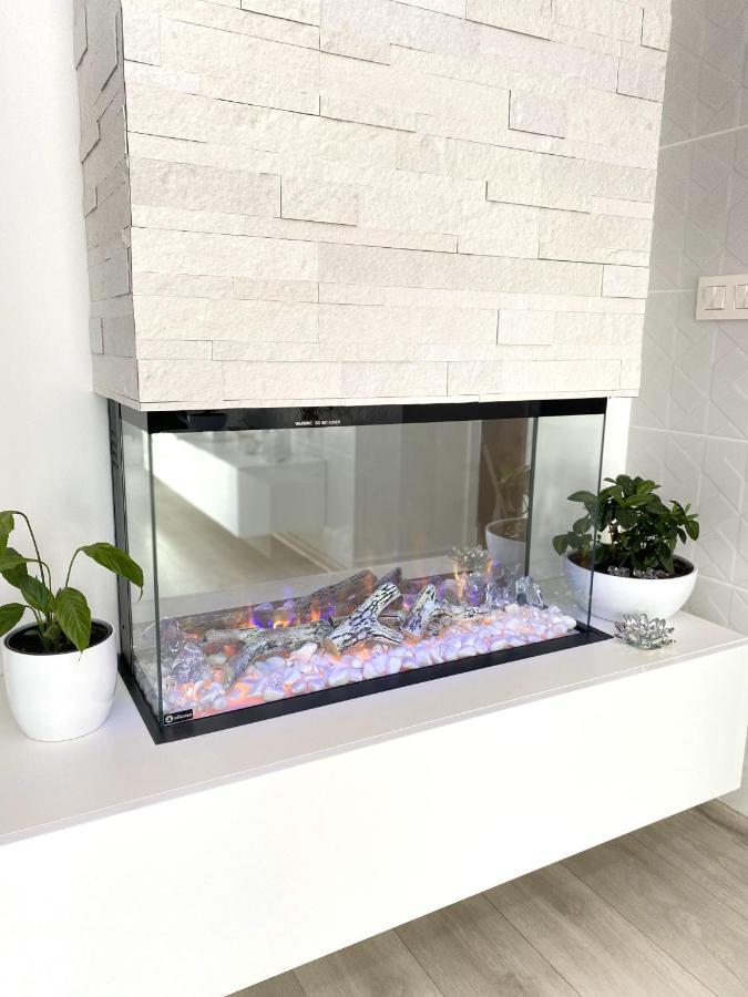 Die Eleganz - Apartment Near The City Center With Free Parking Bratislava Exteriör bild