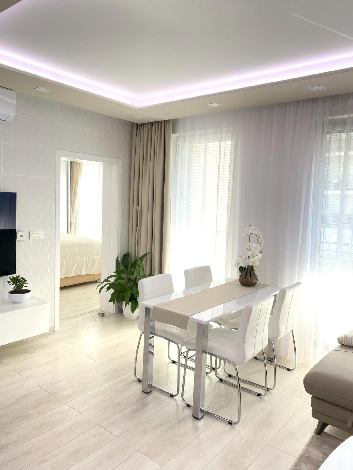 Die Eleganz - Apartment Near The City Center With Free Parking Bratislava Exteriör bild